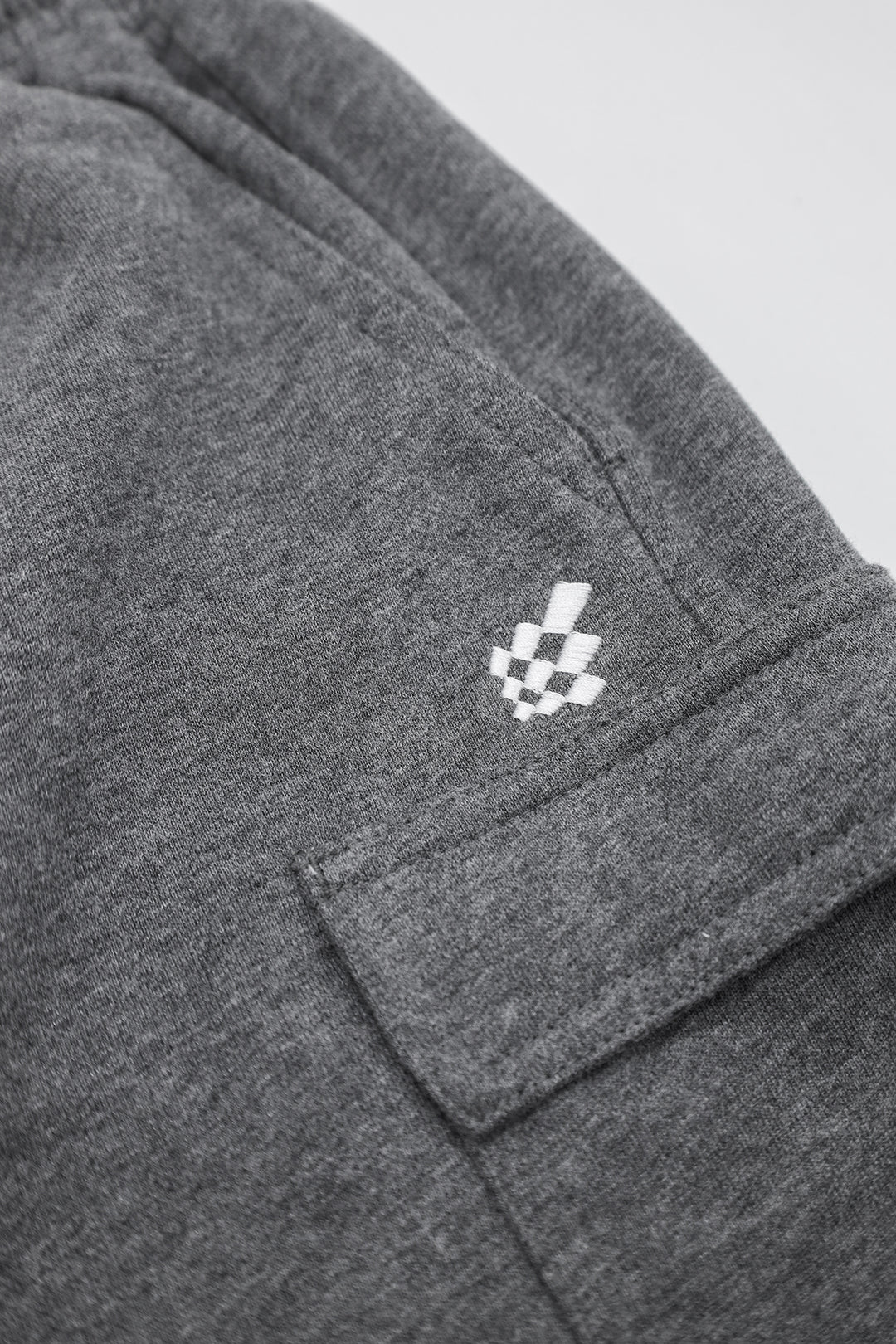 Comfort-Fit Cargo Sweat Shorts - Dark Gray